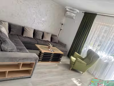 Vânzare Apartament cu 3 camere zona Popesti-Leordeni